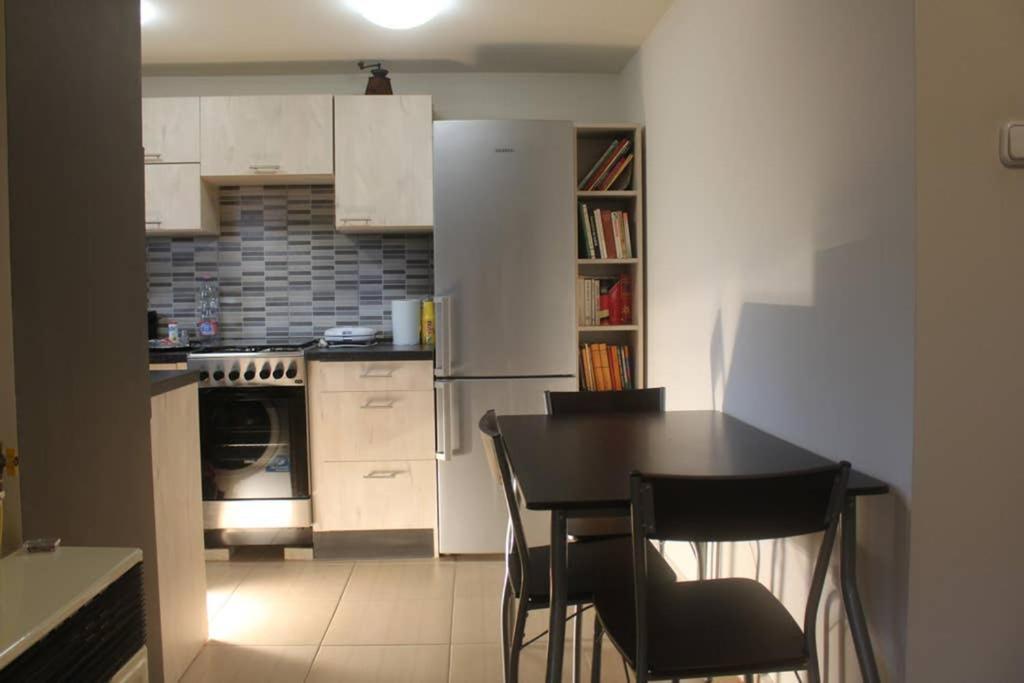 Green Garden Apartment Ingyenes Zart Parkoloval セゲド エクステリア 写真